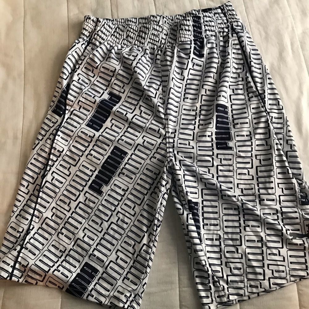Puma boys athletic shorts size XL 18/20